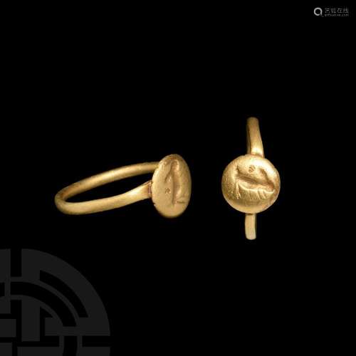 Roman Gold Ring with Rabbit