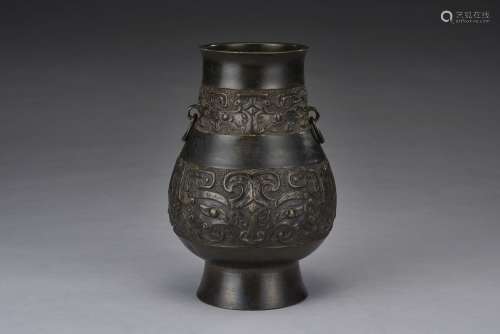 清 古銅製饕餮紋瓶
