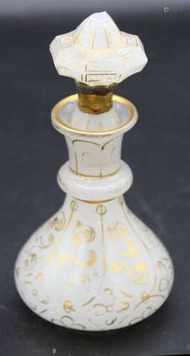 FLACON UM 1840, MILCHGLAS MIT GOLDDEKOR