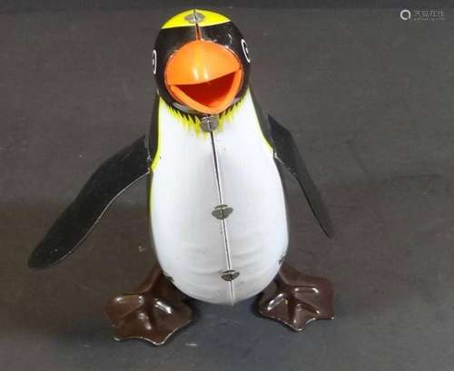 TANZENDER BLECH-PINGUIN