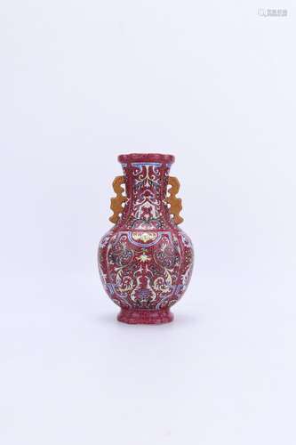 Qianlong Period Famille Rose Porcelain 