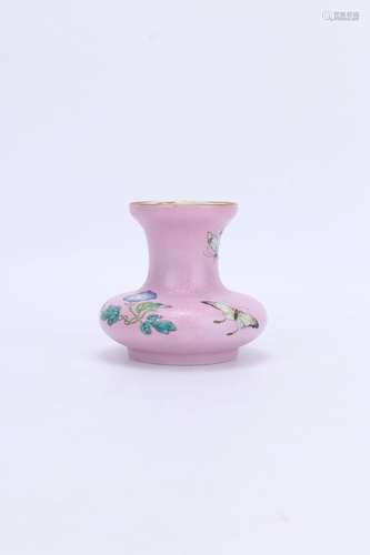 Qianlong Period Famille Rose Porcelain 