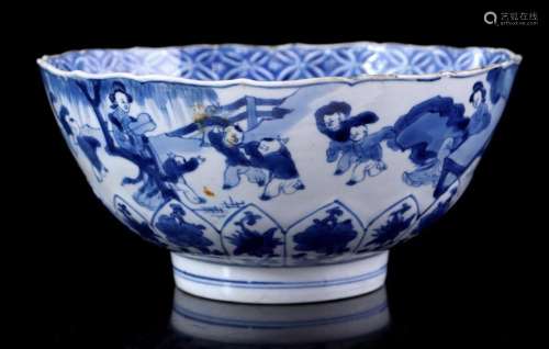 PORCELAIN BOWL WITH DECORATION OF LONG LINES AND FOOLS IN A ...