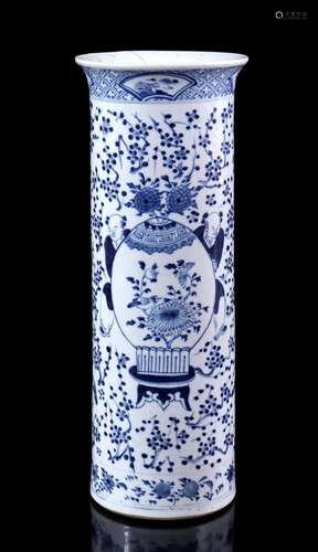 PORCELAIN ROLL VASE WITH BLUE DECOR, CHINA CA. 1775