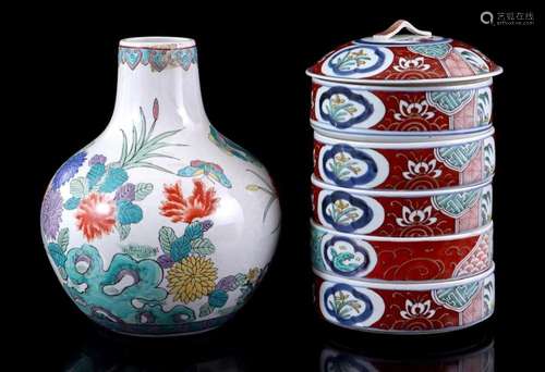 5-PIECE IMARI PORCELAIN STACKABLE CONTAINERS WITH LID, JAPAN