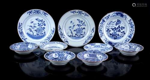 LOT OF PORCELAIN DISHES WITH BLUE AND WHITE FLORAL DECOR