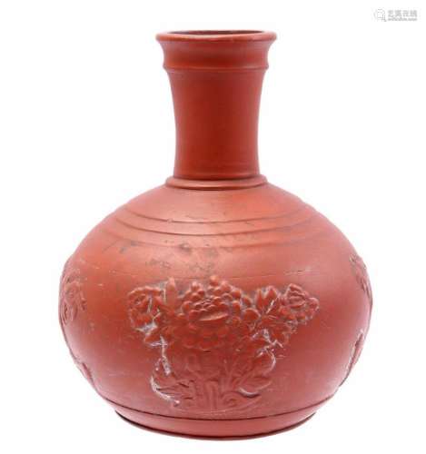 EARTHENWARE YIXING VASE WITH DECOR OF 2 PHOENIXES AND A FLOW...