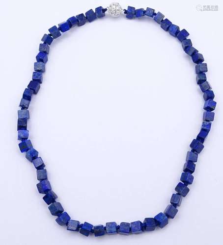 LAPISLAZULI HALSKETTE MIT MAGNETVERSCHLUSS, L- 47CM