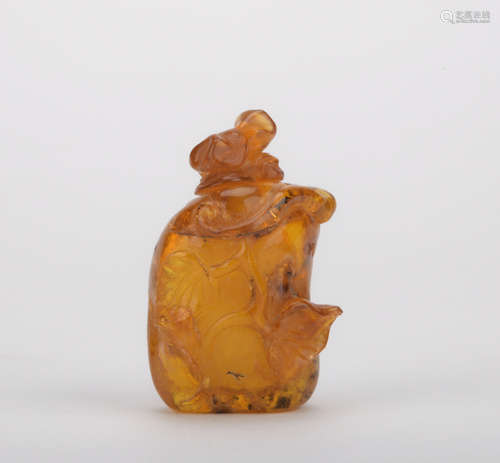 An amber sunff bottle