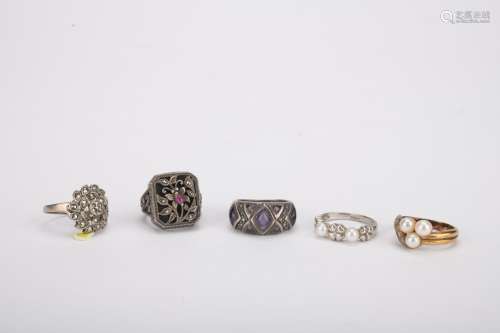 A set of Jewelry