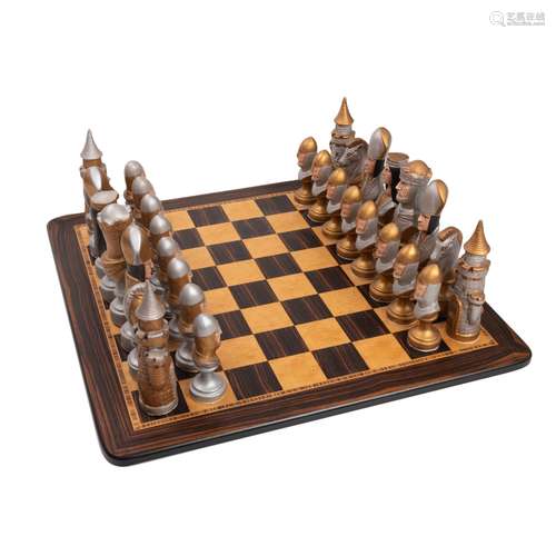 CERAMIC FIGURE CHESS SET