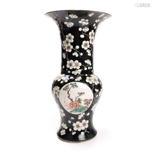 CHINESE FAMILLE NOIRE VASE