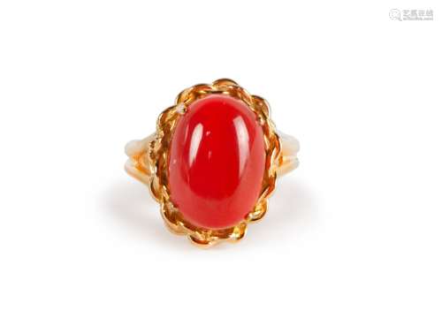 GOLD AND CORAL RING