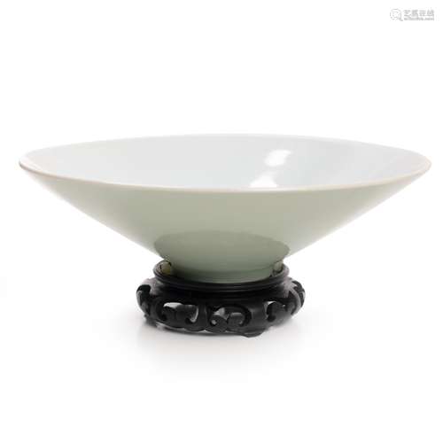 CHINESE CELADON WIDE RIM BOWL