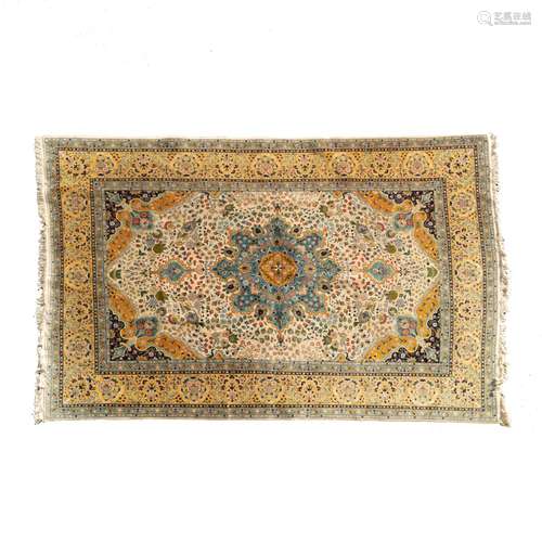 ANTIQUE HAND MADE RUG