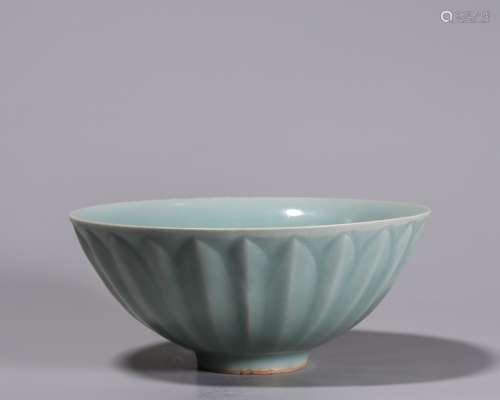 A Celadon Glazed Lobed Bowl