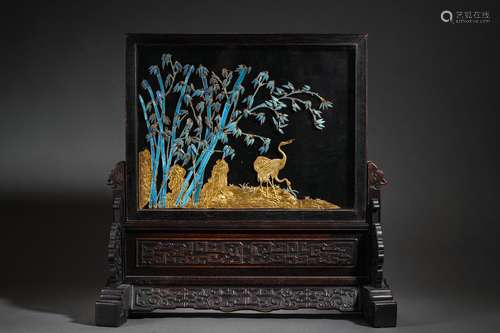 A King Feather Decorated Bamboo Table Screen