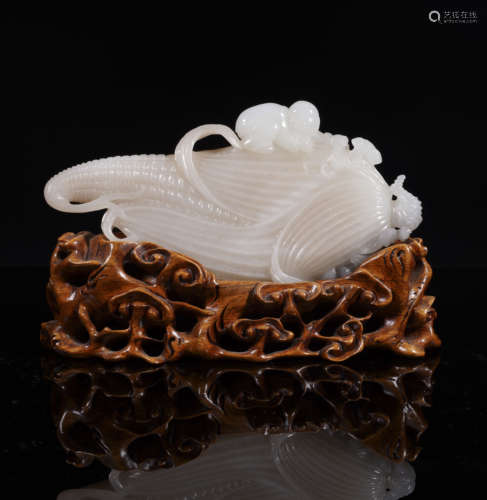 Qing Dynasty Jade Corn Ornament