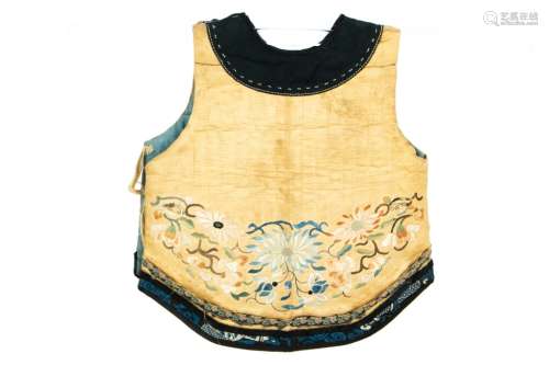 CHINESE QING DYNASTY SILK EMBROIDERED BABY'S VEST