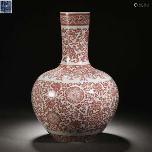 Qing Dynasty Bean Red Flower Bottle
