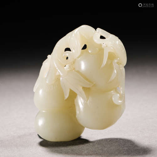 Qing Dynasty Hetian Jade Peach