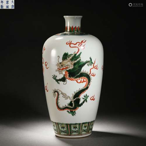 Qing Dynasty doucai dragon pattern bottle