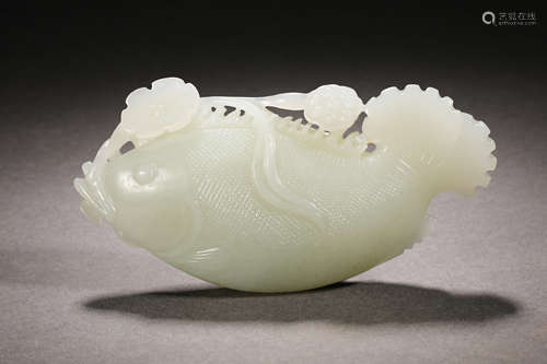 Qing Dynasty Hetian Jade Fish-shaped Ornament