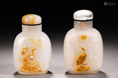 Qing Dynasty Agate Crane Snuff Bottle