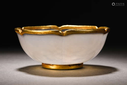 Qing Dynasty agate bowl