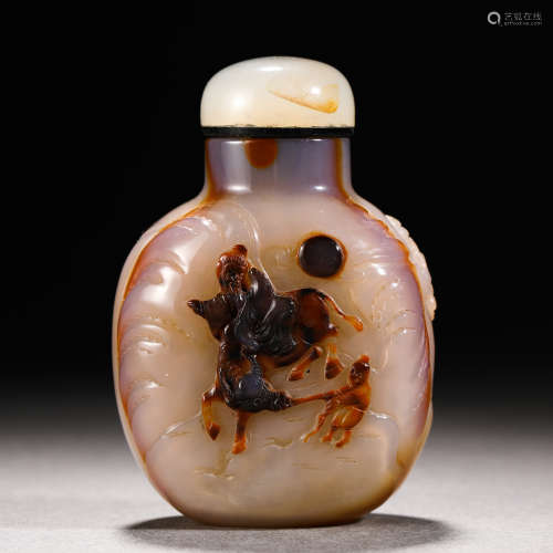 Qing Dynasty agate snuff bottle
