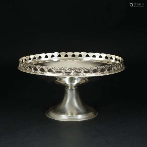 An English sterling silver stand, London, 1932