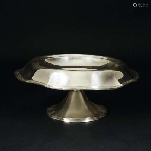 An American sterling silver stand, New York, Theodor Starr, ...