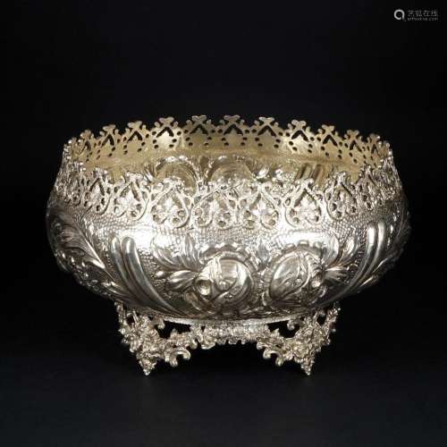 A 900/1.000 silver round bowl