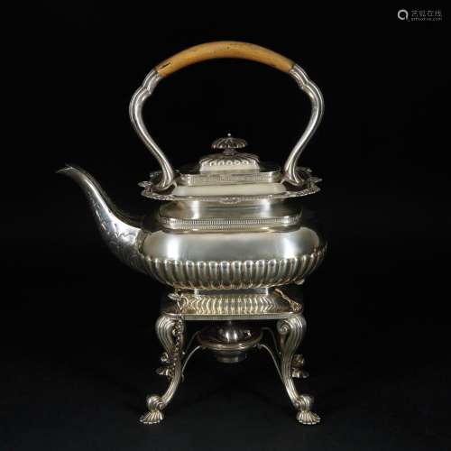 An English sterling silver kettle, London, 1902