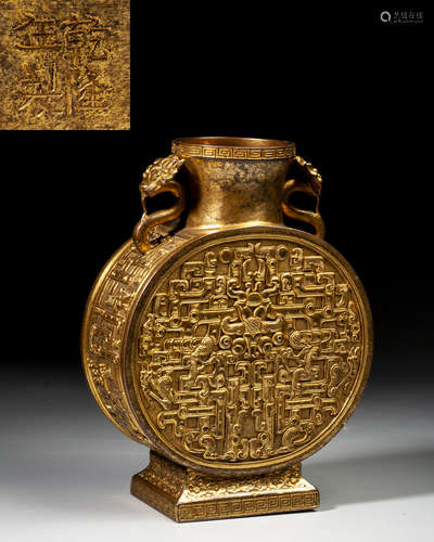 A CHINESE GILT-BRONZE MOONFLASK,QING DYNASTY