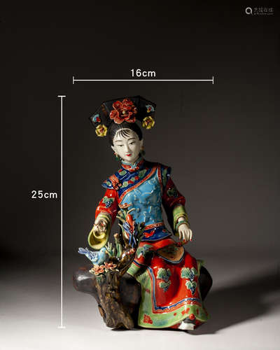 A CHINESE PORCELAIN LADY,QIANLONG PERIOD