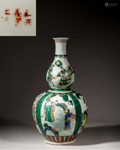 A CHINESE FAMILLE-ROSE DOUBLE-GOURD VASE,QIANLONG PERIOD