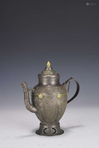 A CHINESE GILT-SILVER EWER ,QING DYNASTY