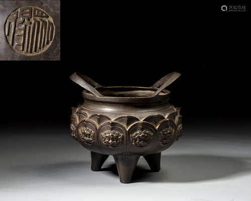 A CHINESE BRONZE TRIPOD CENSER,MING DYNASTY