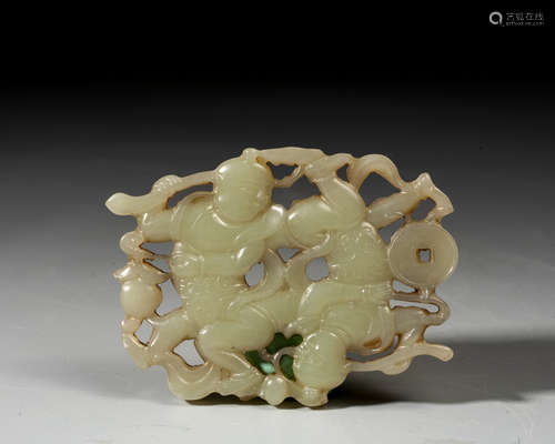 A CARVED JADE PENDANT,QING DYNASTY