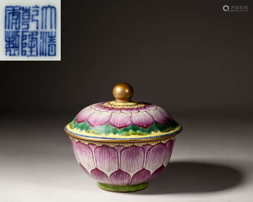 A CHINESE FAMILLE-ROSE BOWL WITH COVER,MARK AND PERIOD OF QI...