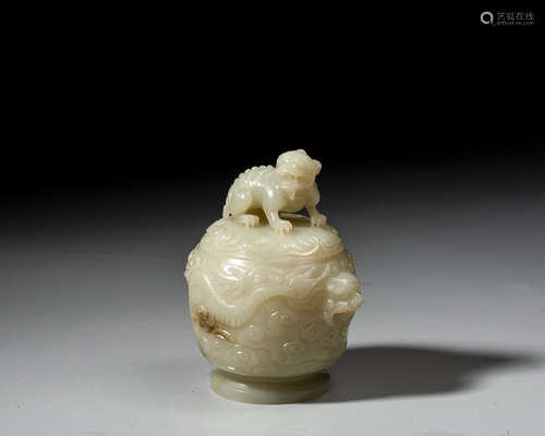 A WHITE JADE BOX AND COVER,QING DYNASTY