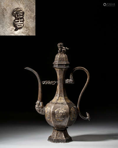 A CHINESE GILT-SILVER POT,QING DYNASTY