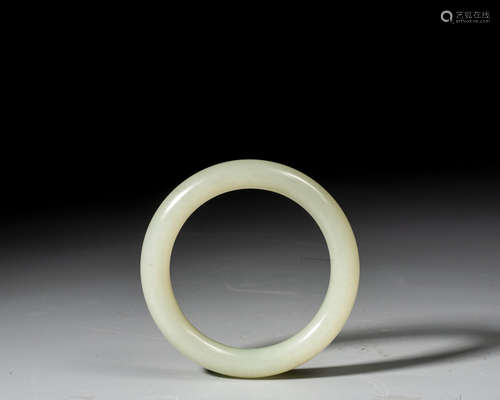 A WHITE JADE BANGLE,QING DYNASTY