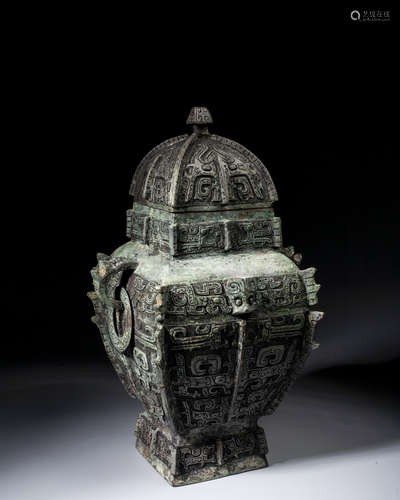 A CHINESE BRONZE RITUAL VESSEL