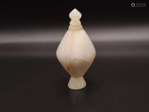 Mughal Agate Snuff Bottle