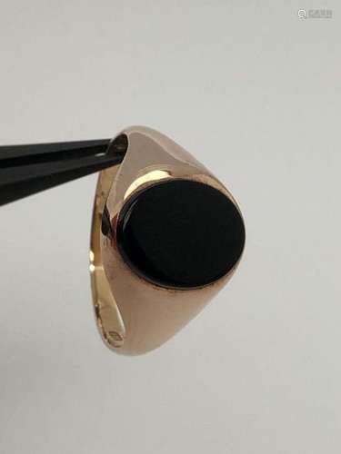 9k rose gold ring with onyx