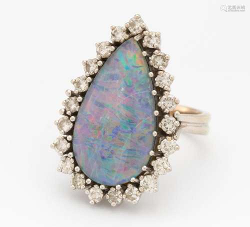 Opal-Diamant-Ring