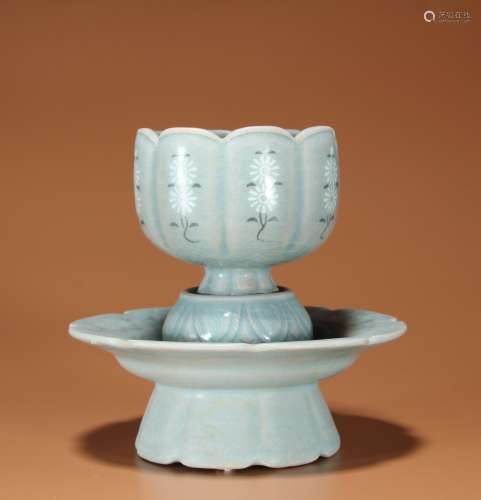 18世紀 高麗青瓷花卉紋杯盞一套