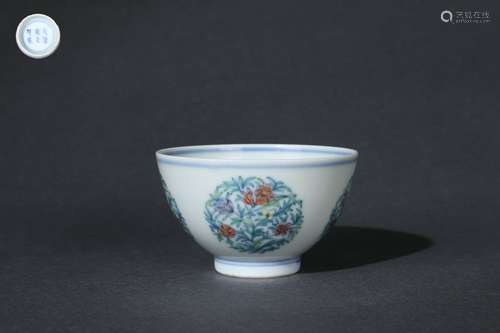 Contrasting Colored Bowl with Floral Design, Yongzheng Reign...